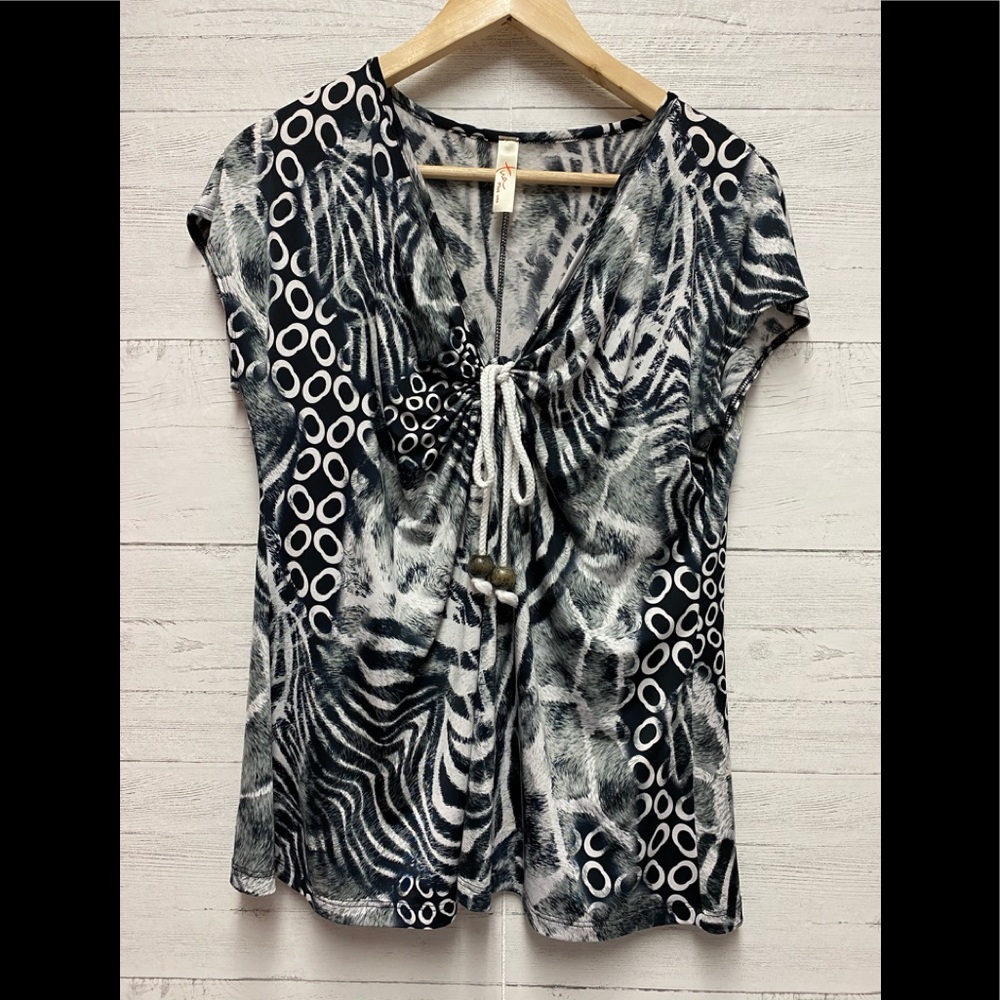 Tua Plus Black White Print Short Sleeve Top 1x
